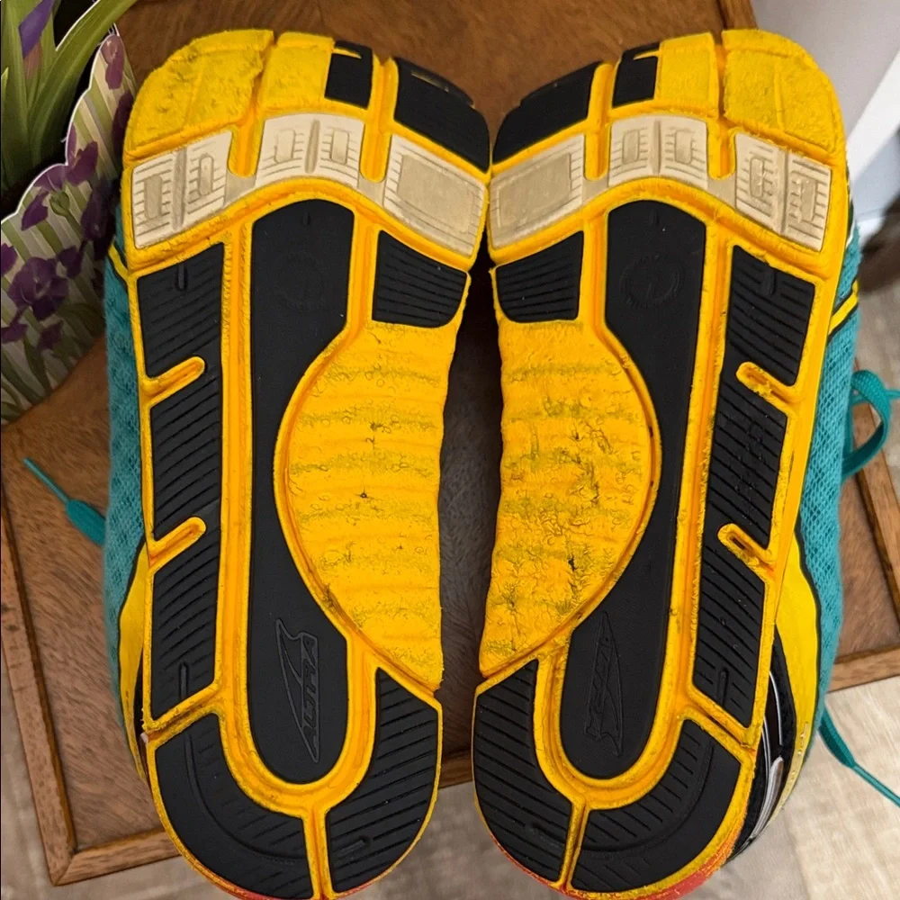 Altra Women’s Torin 2.0 Running Shoes in Parrot Blue and Yellow Size 10